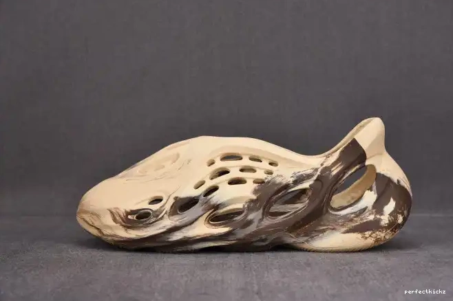 Foam GX8774 Yeezy RNNR Cream Adidas Clay MX 0509